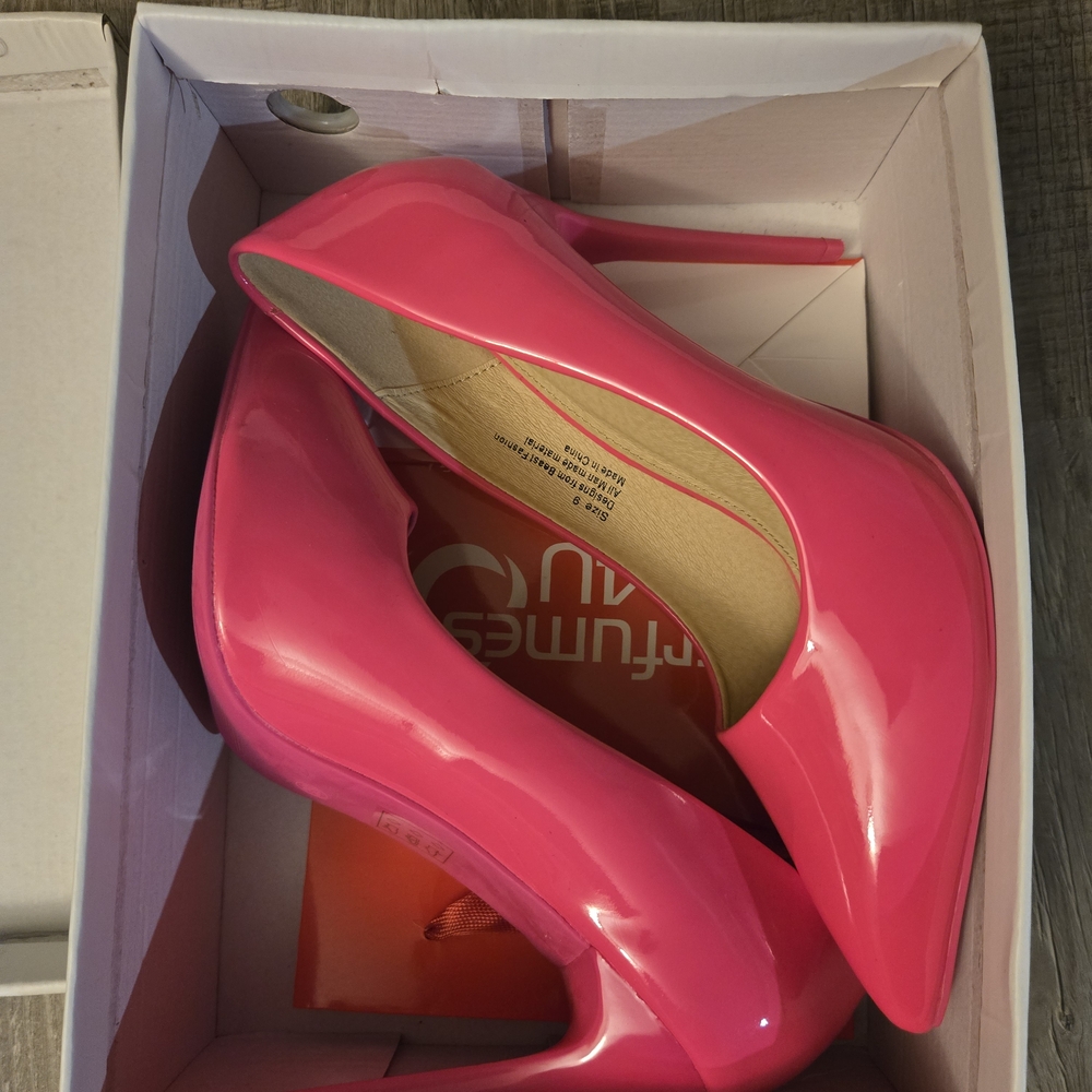 BEAST FASHION Vibrant Pink Heels